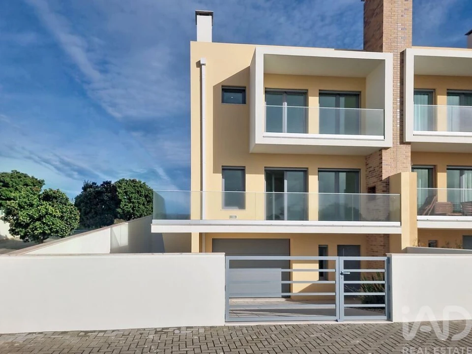 Moradia T3 para Venda em Silveira Foto 2