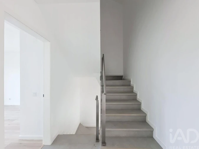 Moradia T3 para Venda em Silveira Foto 23