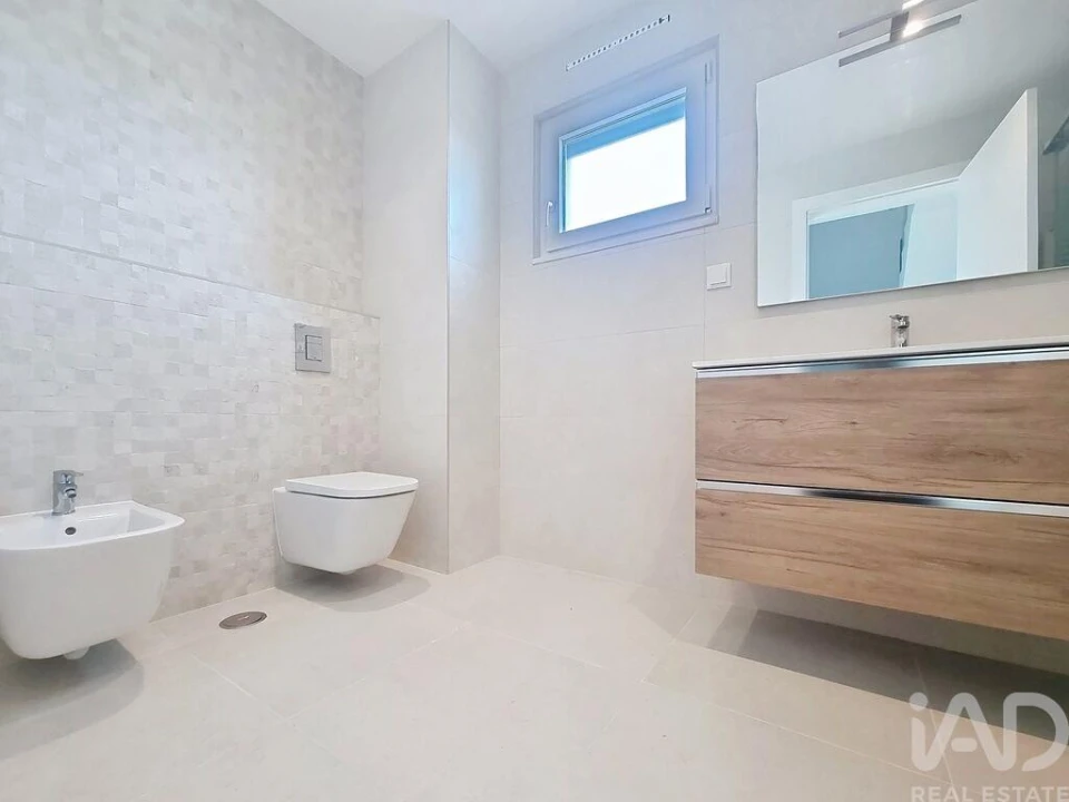 Moradia T3 para Venda em Silveira Foto 22