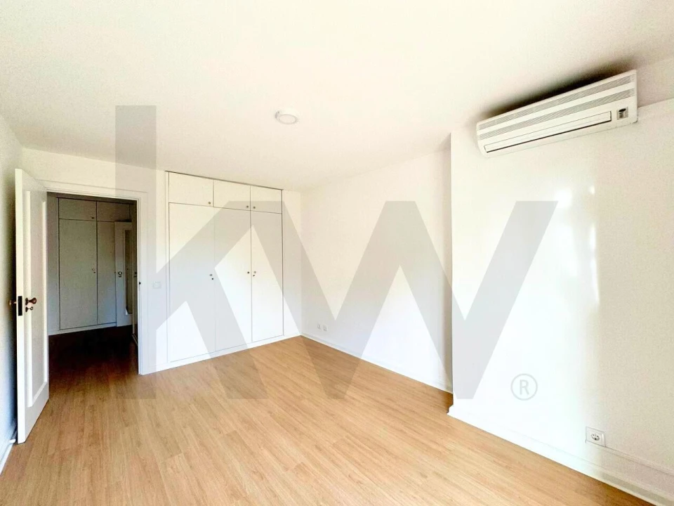 Apartamento T3 para Arrendamento em Avenidas Novas Foto 30