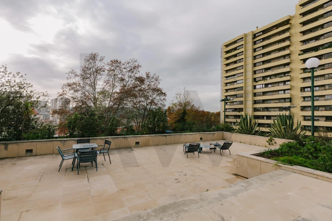 Apartamento T3 para Arrendamento em Avenidas Novas Foto 21