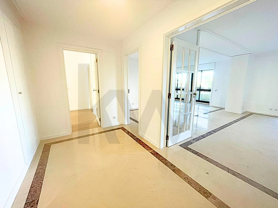 Apartamento T3 para Arrendamento em Avenidas Novas Foto 12