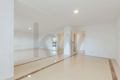 Apartamento T3 para Arrendamento em Avenidas Novas