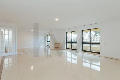 Apartamento T3 para Arrendamento em Avenidas Novas