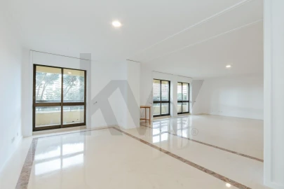 Apartamento T3 para Arrendamento em Avenidas Novas