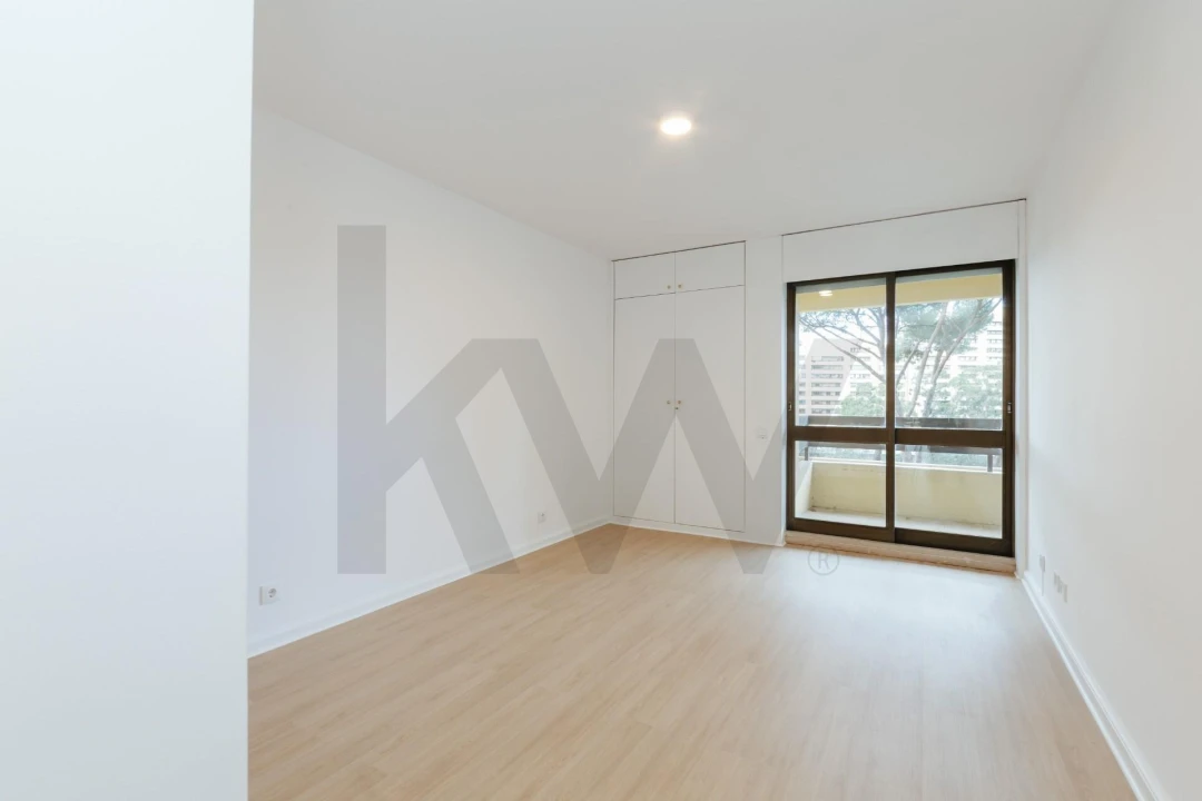 Apartamento T3 para Arrendamento em Avenidas Novas Foto 28