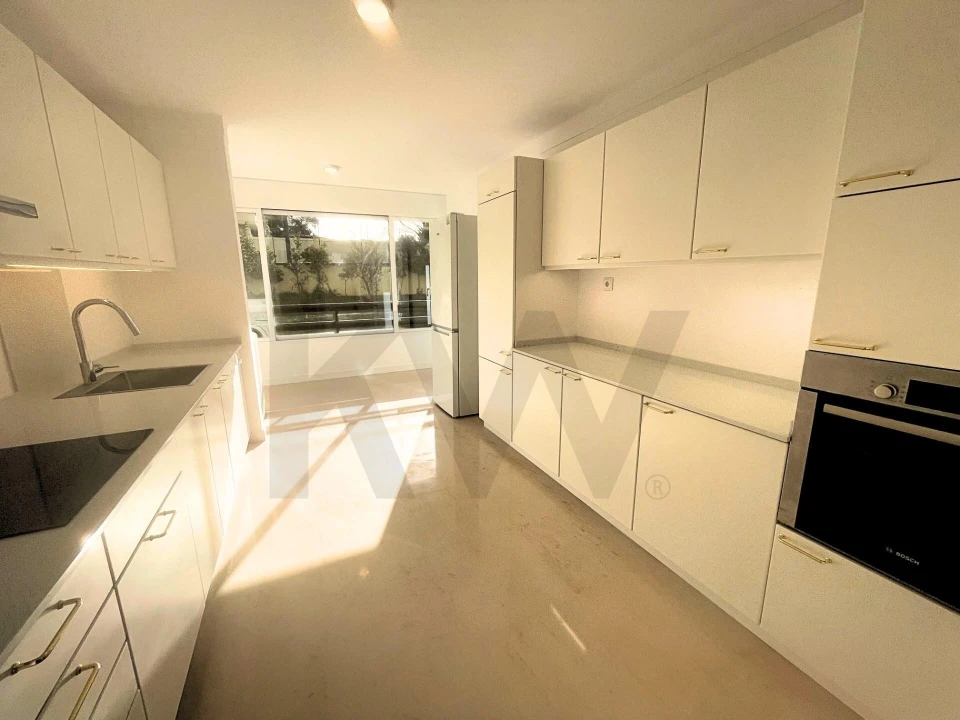 Apartamento T3 para Arrendamento em Avenidas Novas Foto 9