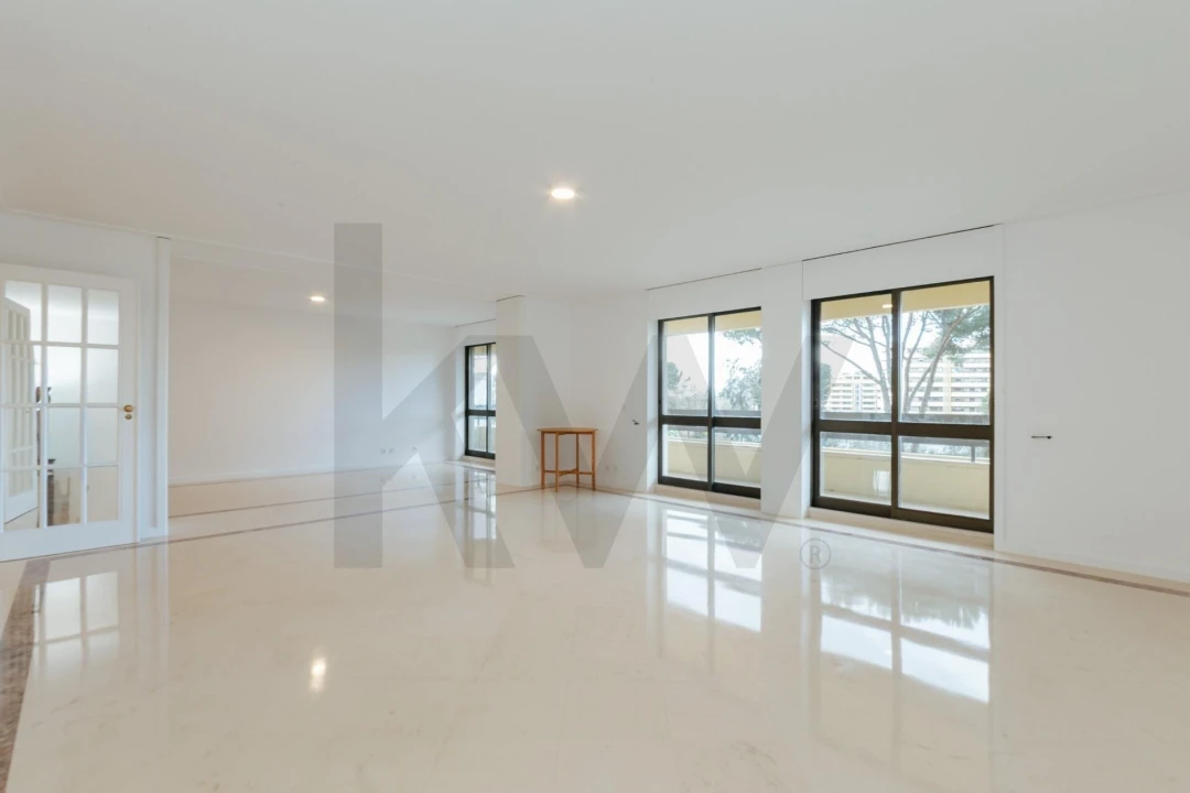 Apartamento T3 para Arrendamento em Avenidas Novas Foto 1