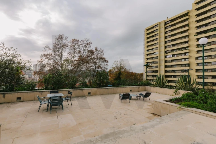 Apartamento T3 para Arrendamento em Avenidas Novas Foto 21