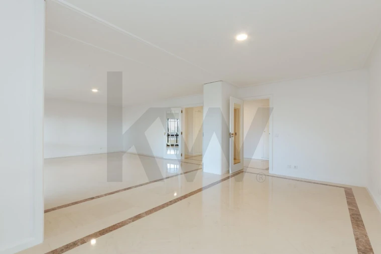 Apartamento T3 para Arrendamento em Avenidas Novas Foto 5
