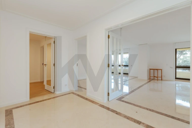 Apartamento T3 para Arrendamento em Avenidas Novas Foto 9