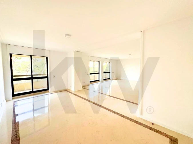 Apartamento T3 para Arrendamento em Avenidas Novas Foto 17