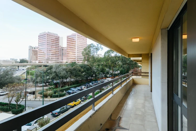 Apartamento T3 para Arrendamento em Avenidas Novas Foto 4