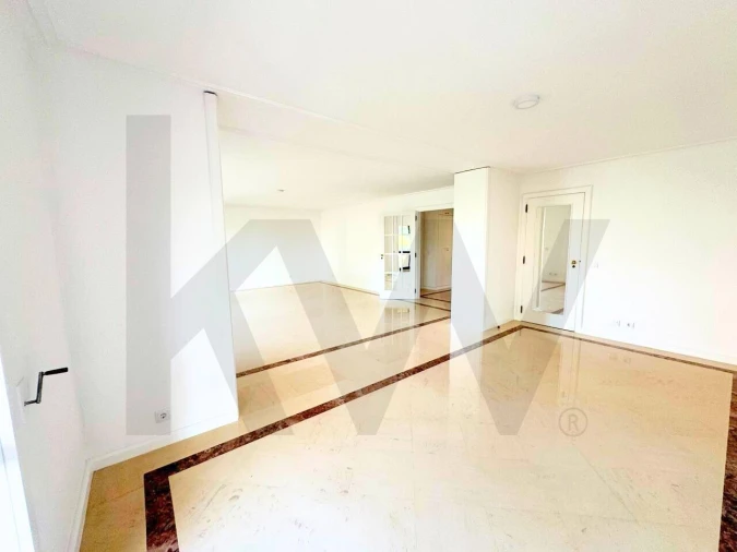 Apartamento T3 para Arrendamento em Avenidas Novas Foto 18