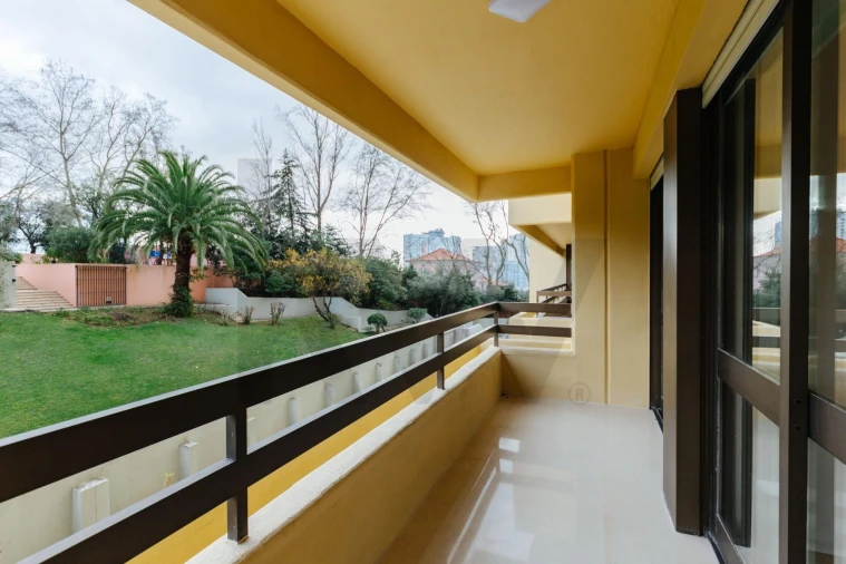 Apartamento T3 para Arrendamento em Avenidas Novas Foto 16