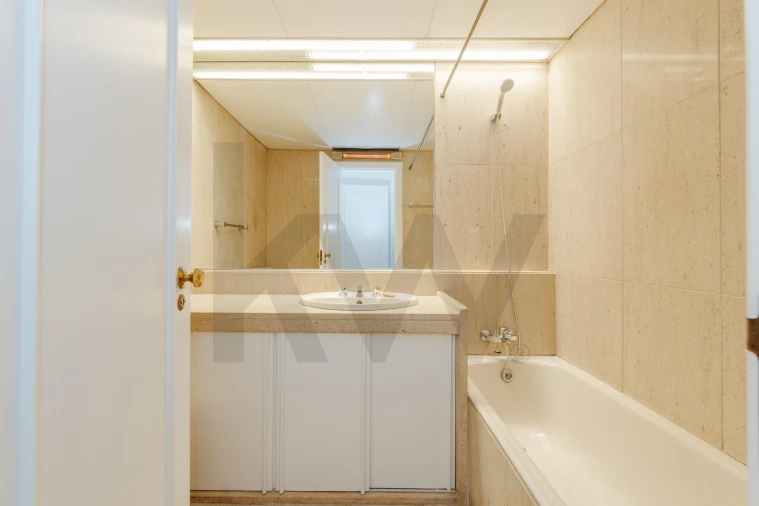 Apartamento T3 para Arrendamento em Avenidas Novas Foto 26