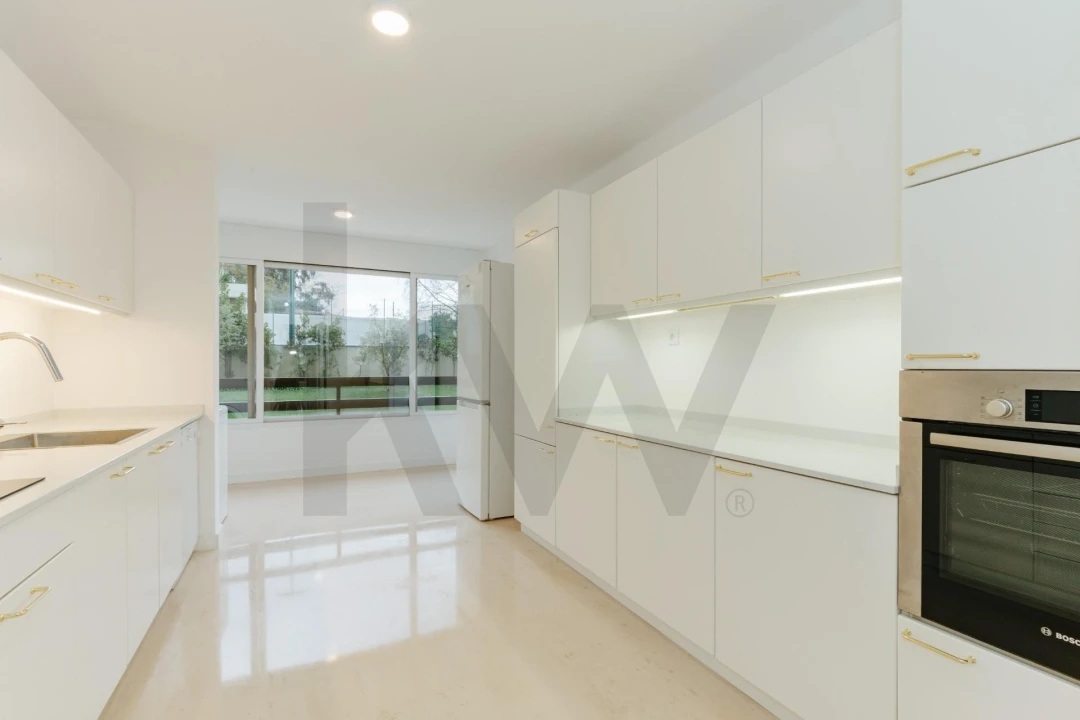 Apartamento T3 para Arrendamento em Avenidas Novas Foto 12