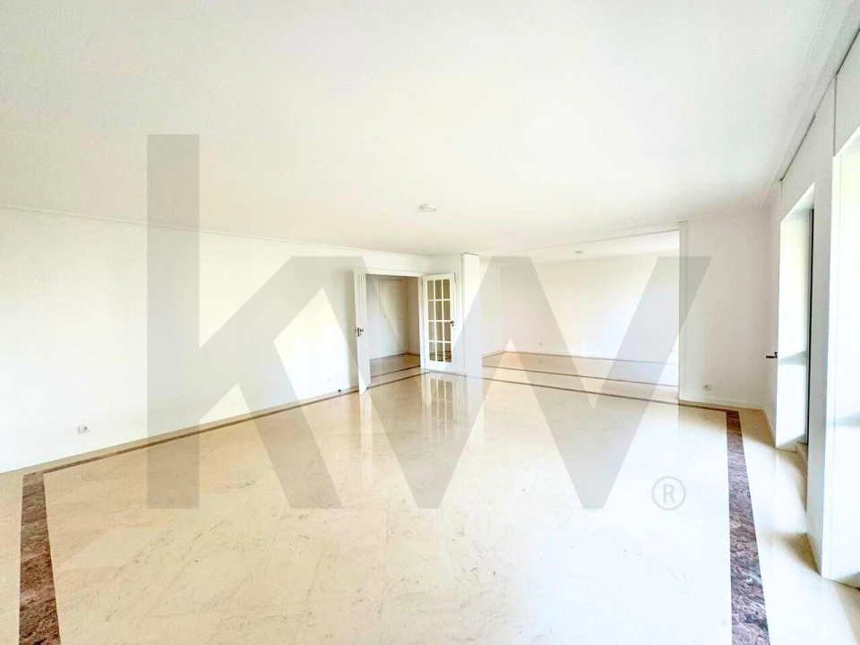 Apartamento T3 para Arrendamento em Avenidas Novas Foto 14