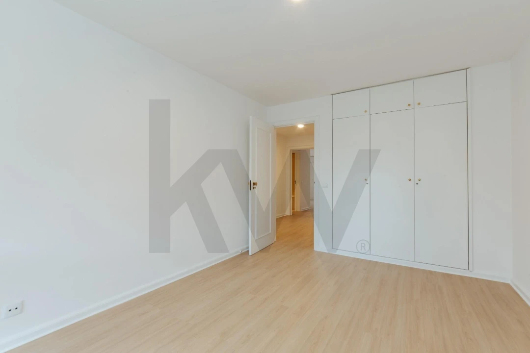 Apartamento T3 para Arrendamento em Avenidas Novas Foto 27
