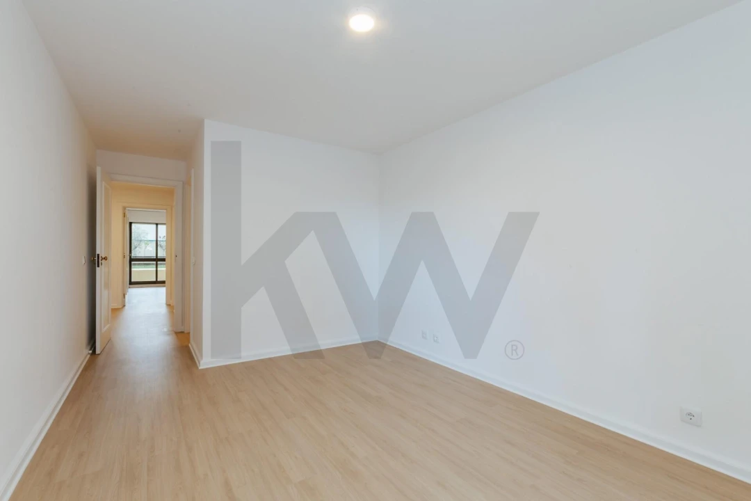 Apartamento T3 para Arrendamento em Avenidas Novas Foto 29