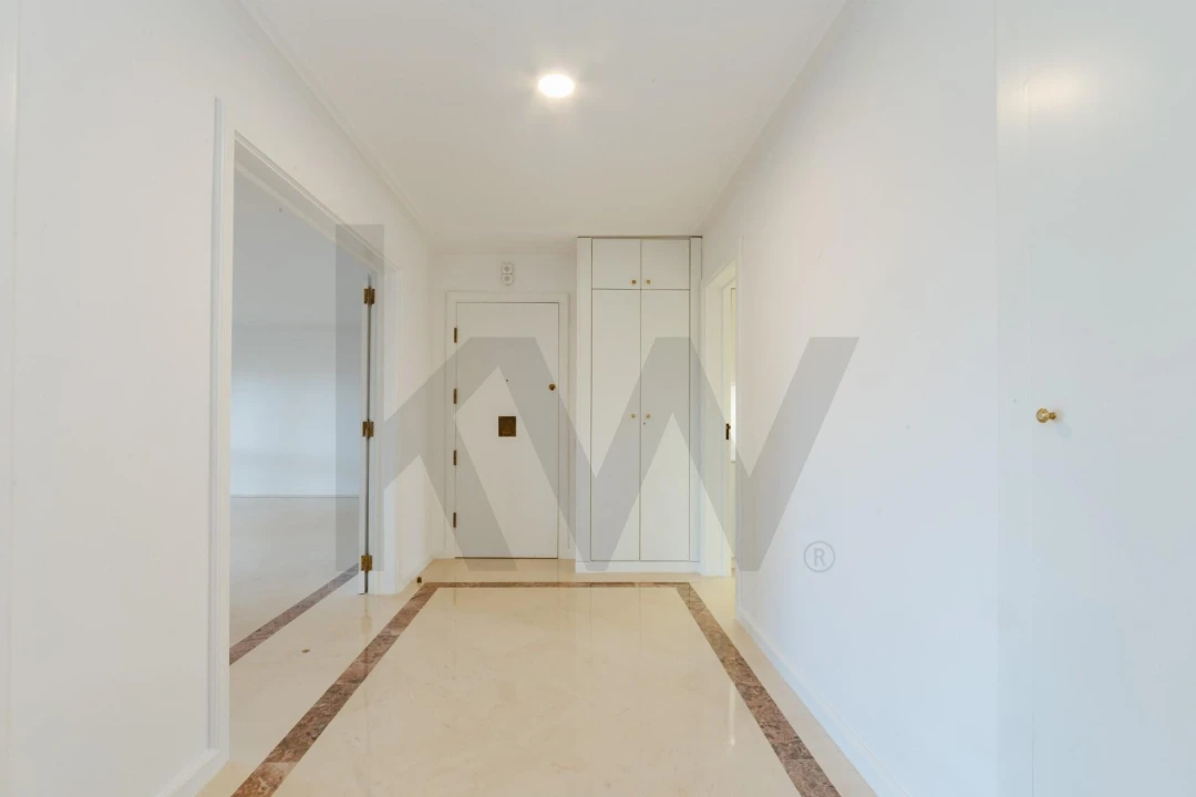 Apartamento T3 para Arrendamento em Avenidas Novas Foto 2