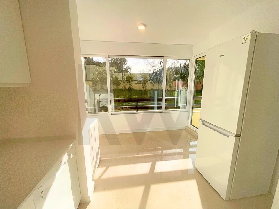 Apartamento T3 para Arrendamento em Avenidas Novas Foto 10