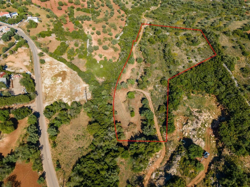 Terreno para Venda em Santa Barbara de Nexe Foto 16