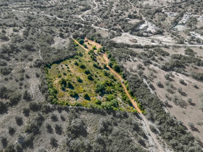 Terreno para Venda em Santa Barbara de Nexe Foto 3