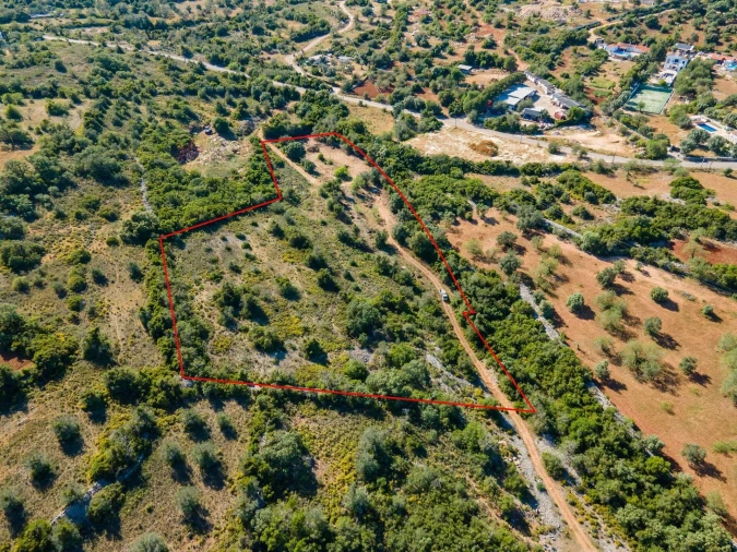 Terreno para Venda em Santa Barbara de Nexe Foto 12