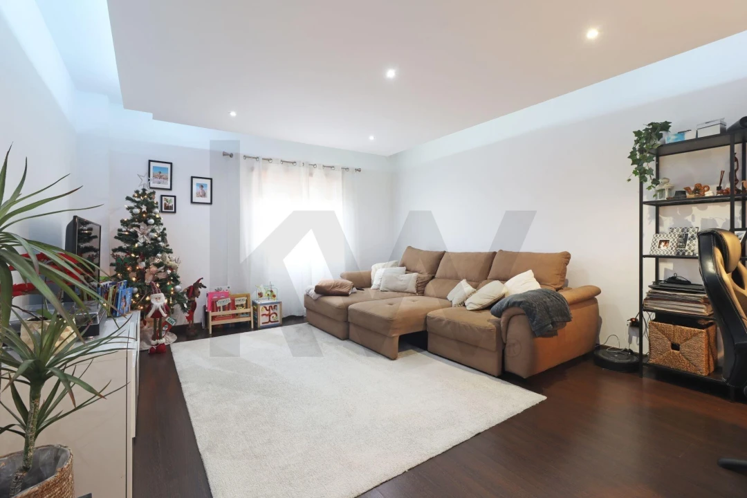 Apartamento T2 para Venda em Venteira Foto 3