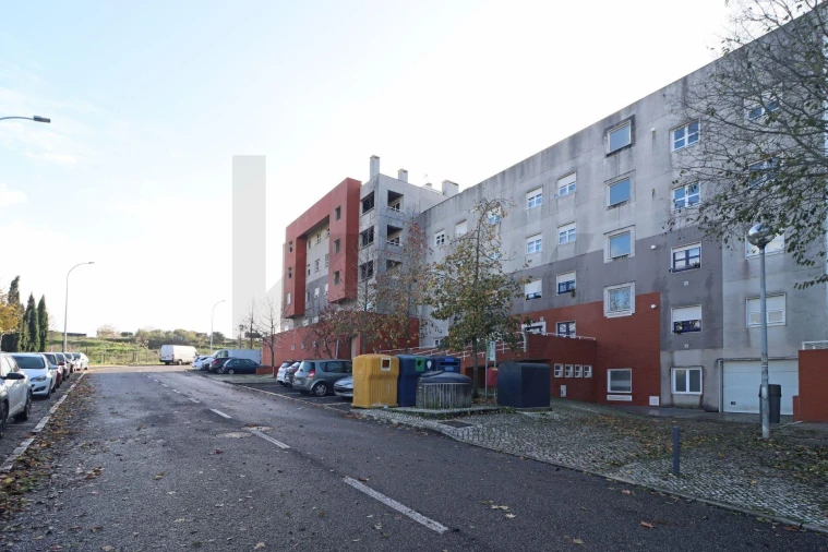 Apartamento T2 para Venda em Venteira Foto 32