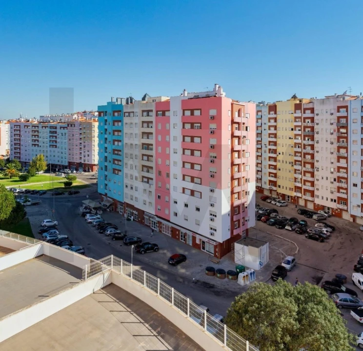 Apartamento T3 para Venda em Corroios Foto 3