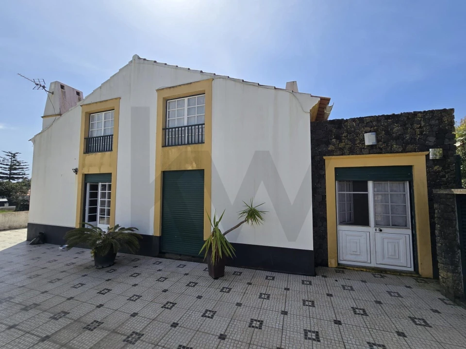 Moradia T3 para Venda em São Mateus da Calheta Foto 2