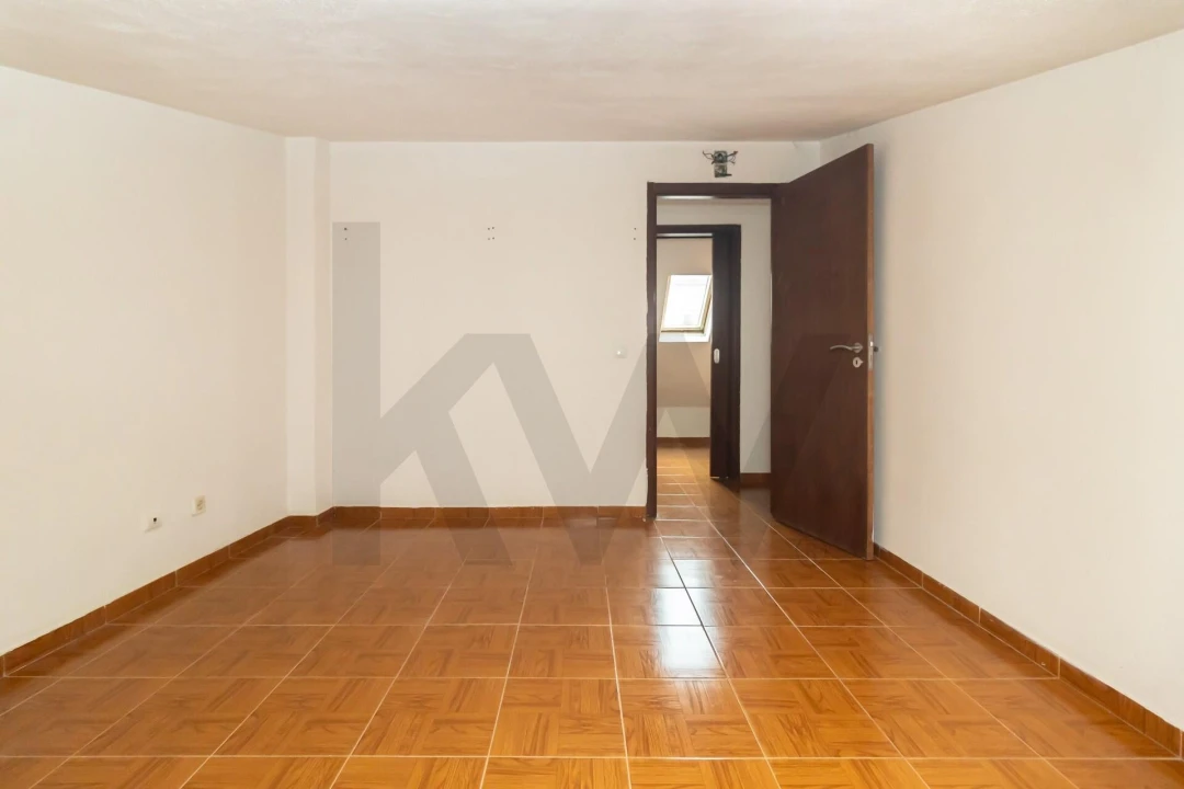 Moradia T2 para Venda em Gaio-Rosário e Sarilhos Pequenos Foto 11