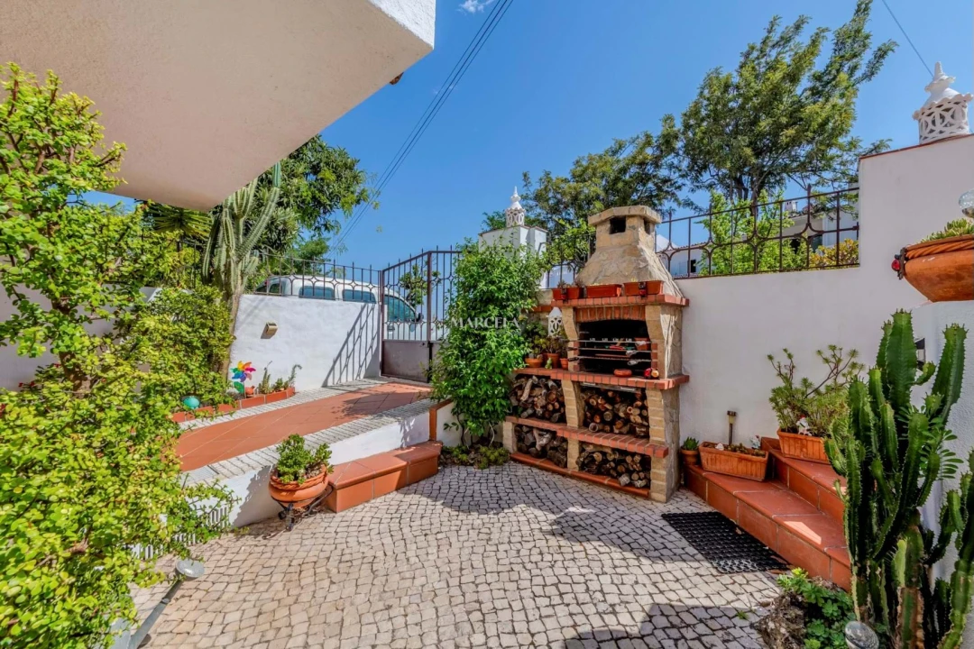 Moradia T3 para Venda em Lagos (São Sebastião e Santa Maria) Foto 32