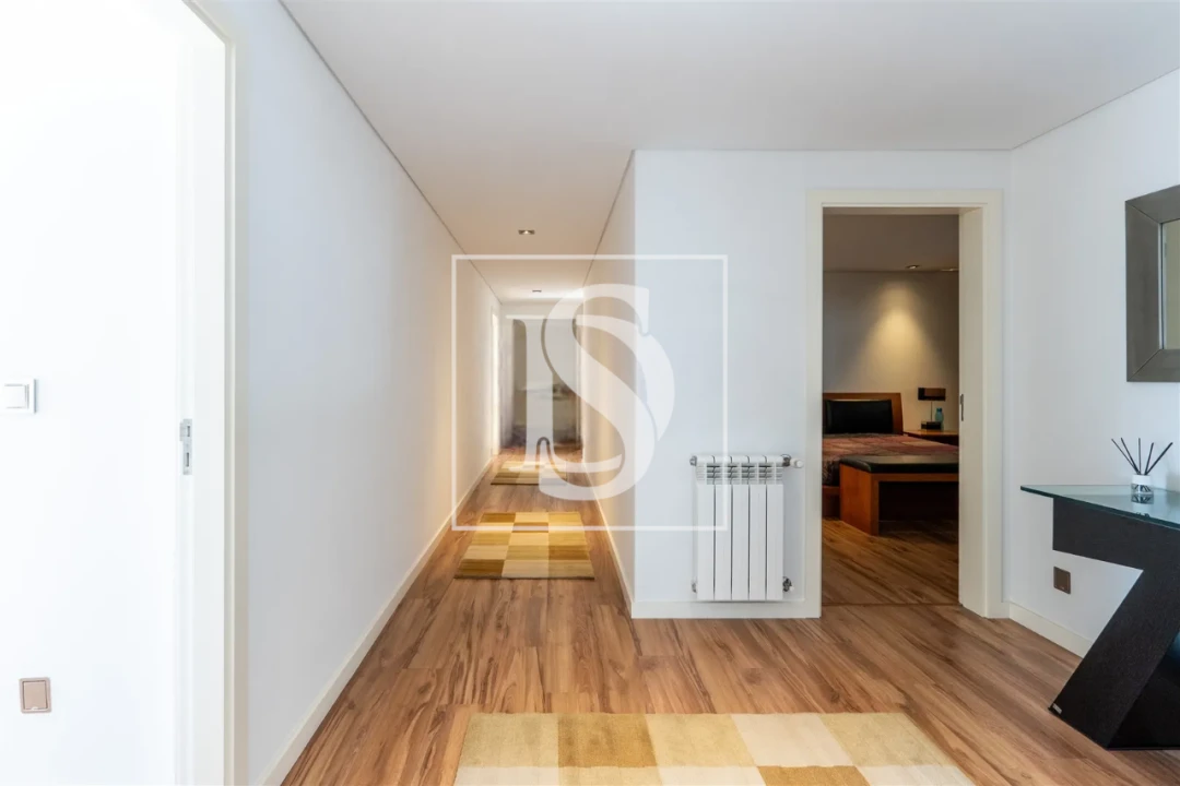 Moradia T7 para Venda em Constance Foto 4