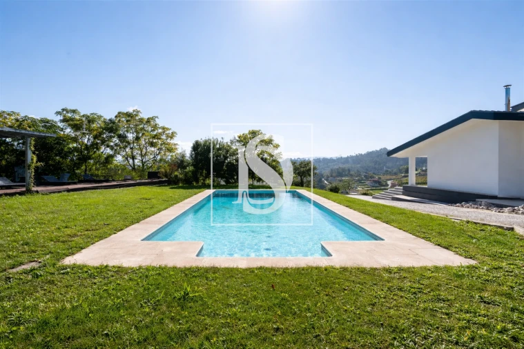 Moradia T7 para Venda em Constance Foto 4