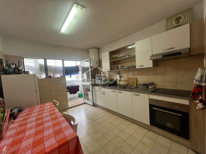 Apartamento T1 para Venda em Vilar de Andorinho Foto 1