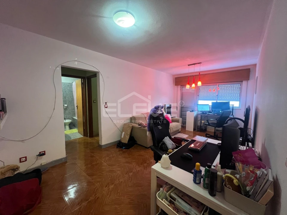 Apartamento T1 para Venda em Vilar de Andorinho Foto 2