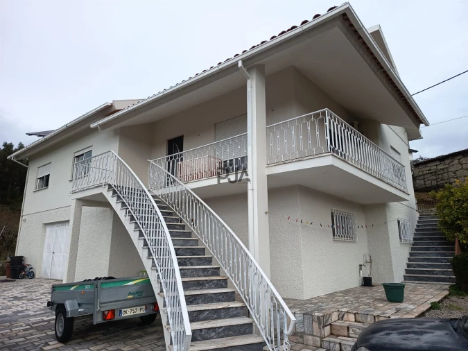 Moradia T5 para Venda em Ferreiros do Dão Foto 4