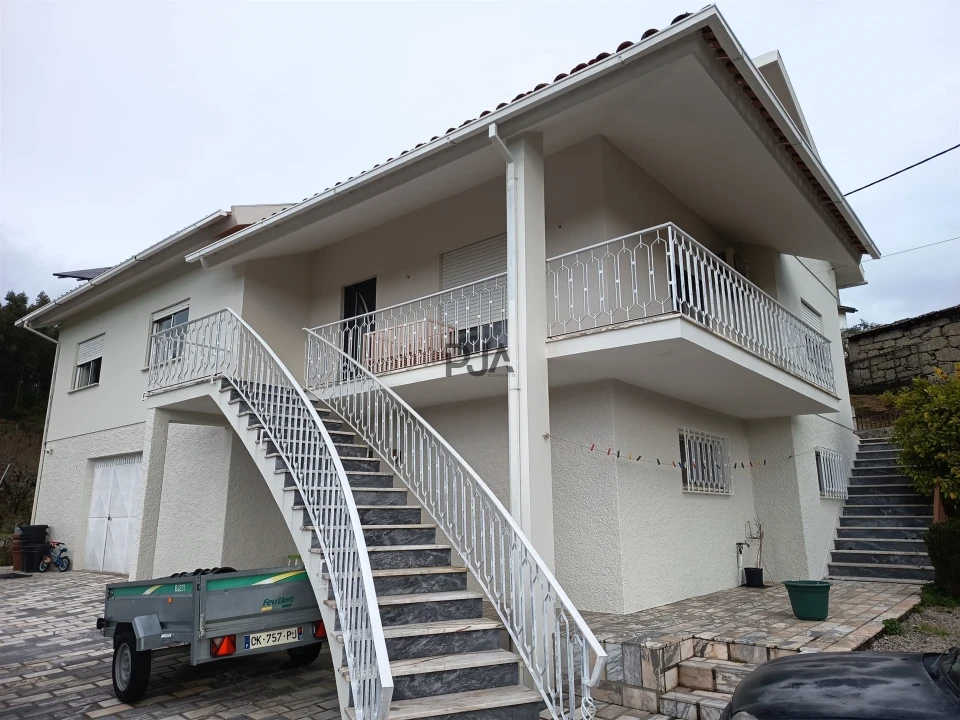 Moradia T5 para Venda em Ferreiros do Dão Foto 4