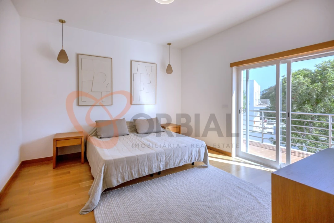 Moradia T4 para Venda em Albufeira e Olhos de Água Foto 15