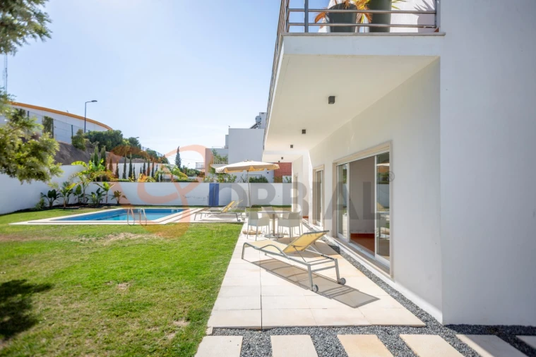 Moradia T4 para Venda em Albufeira e Olhos de Água Foto 3