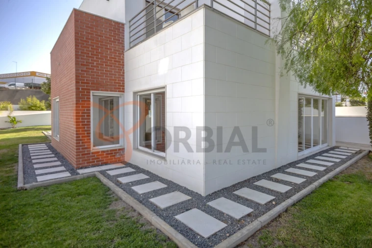 Moradia T4 para Venda em Albufeira e Olhos de Água Foto 4