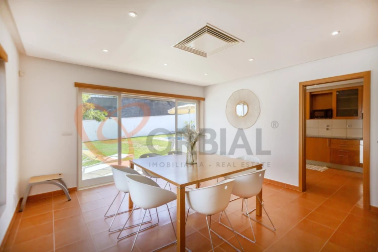 Moradia T4 para Venda em Albufeira e Olhos de Água Foto 10