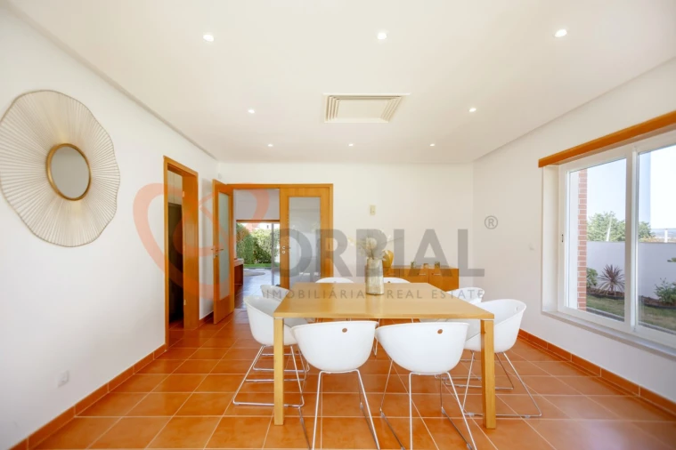 Moradia T4 para Venda em Albufeira e Olhos de Água Foto 11