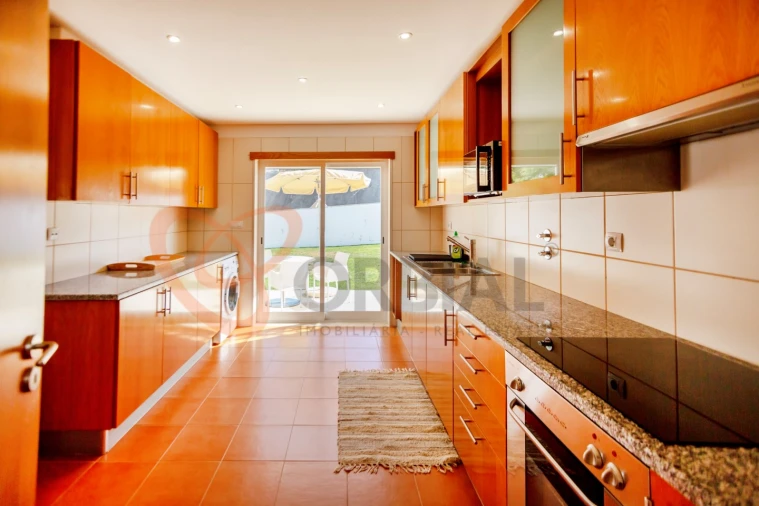 Moradia T4 para Venda em Albufeira e Olhos de Água Foto 13