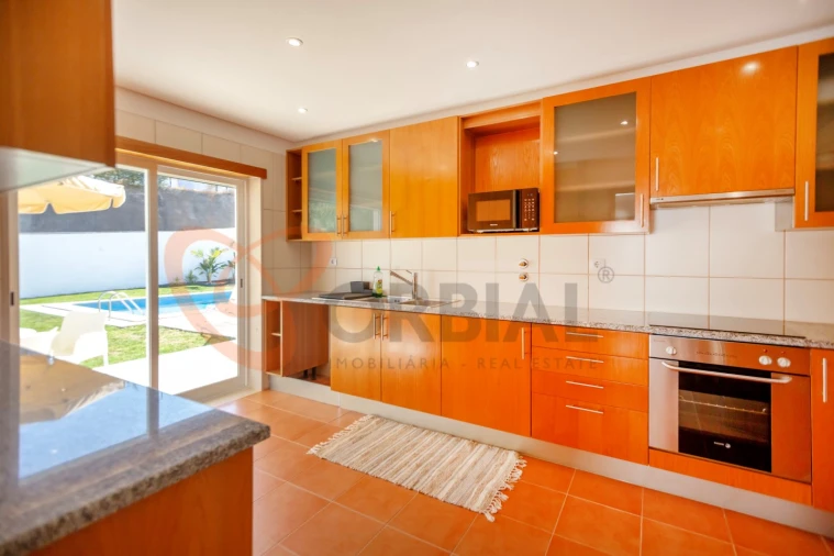 Moradia T4 para Venda em Albufeira e Olhos de Água Foto 14