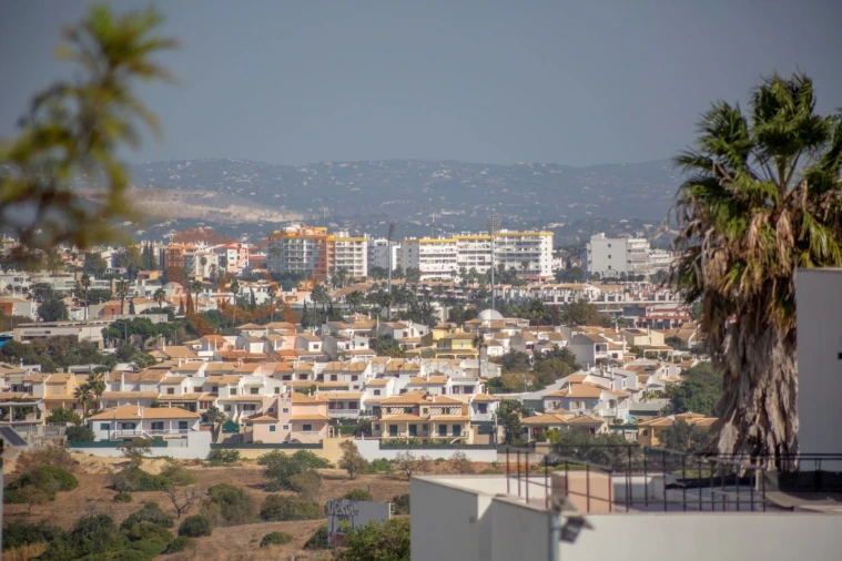 Moradia T4 para Venda em Albufeira e Olhos de Água Foto 27