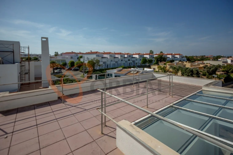 Moradia T4 para Venda em Albufeira e Olhos de Água Foto 34